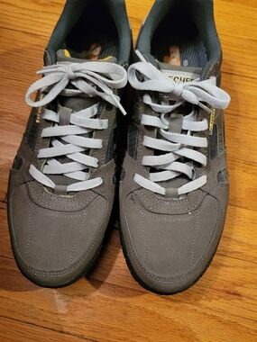 Skechers Men's Gray and White Lace-Up Athletic Sneakers with Yellow Accents